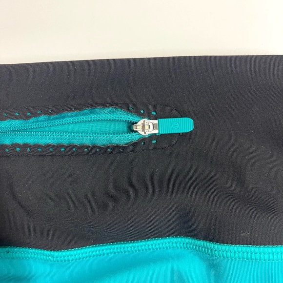 Lululemon Smooth Stride Crop Capri Legging 17” Viridian Green/Black Turquoise - Picture 9 of 11